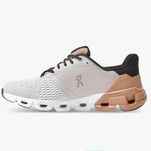 On Running Cloudflyer - Size 7 - Worn Once - Glacier/Navy/Rosebrown colorway